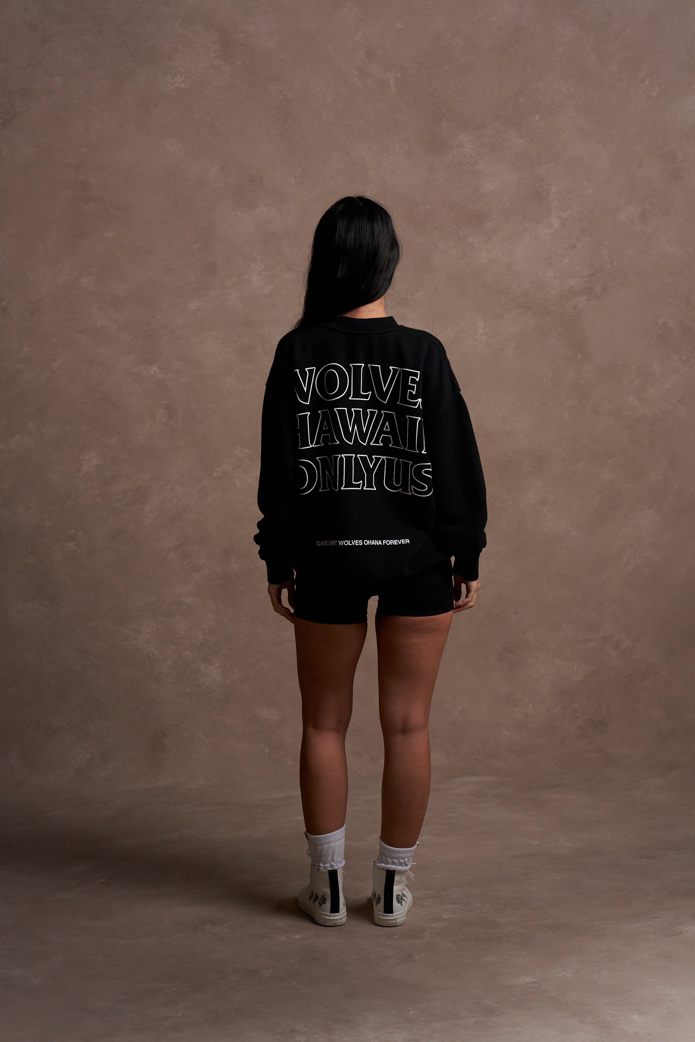 Only Us Hawaii London Unisex Crewneck in Black